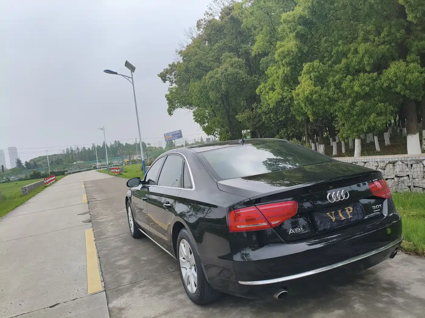 Audi A8 2011 A8L 3.0 TFSI quattro Comfort (245kW) фото 4