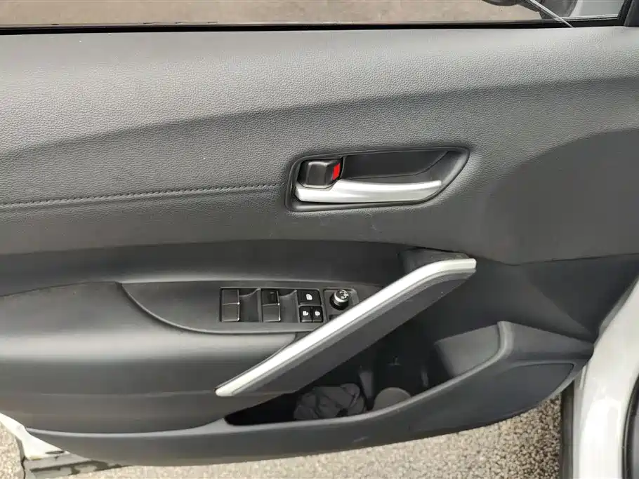 Toyota Frontlander 2022 2.0L CVT Luxury PLUS Edition фото 7