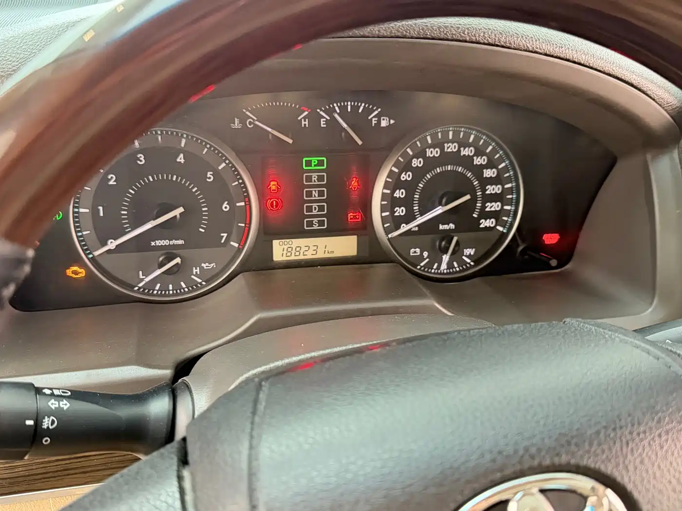 Toyota Land Cruiser (Import) 2015 4.0L V6 Middle East Limited Edition фото 11