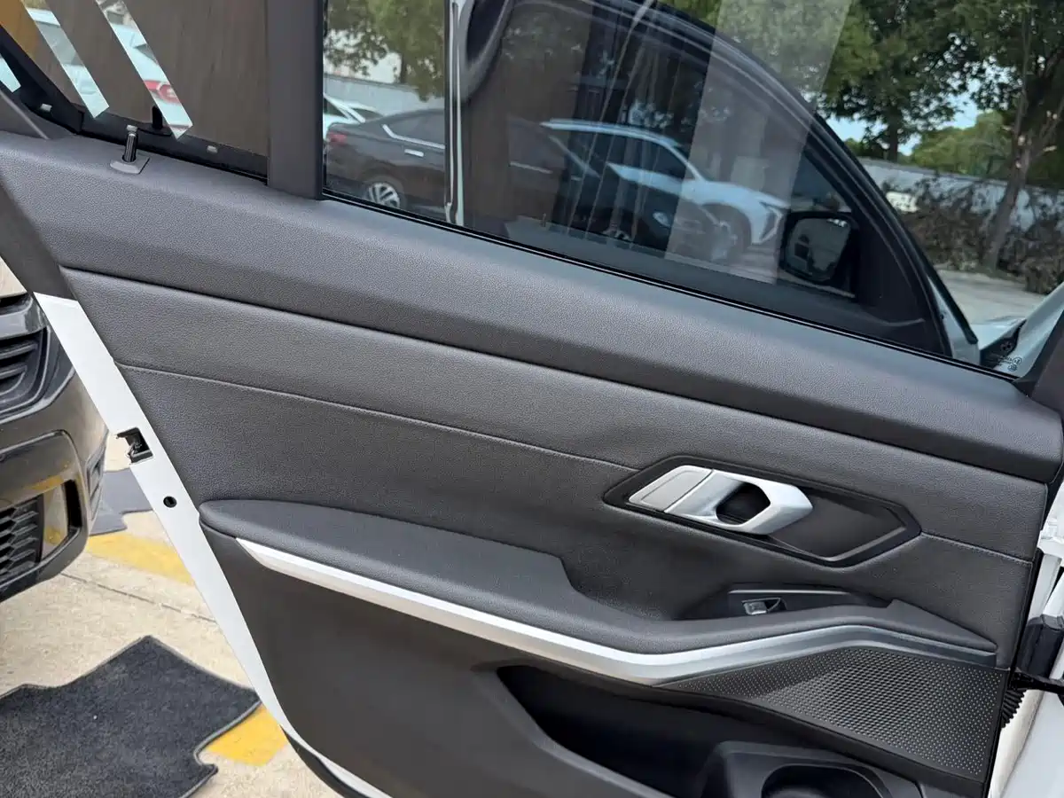 BMW 3 Series 2021 320Li M Sport Package фото 18
