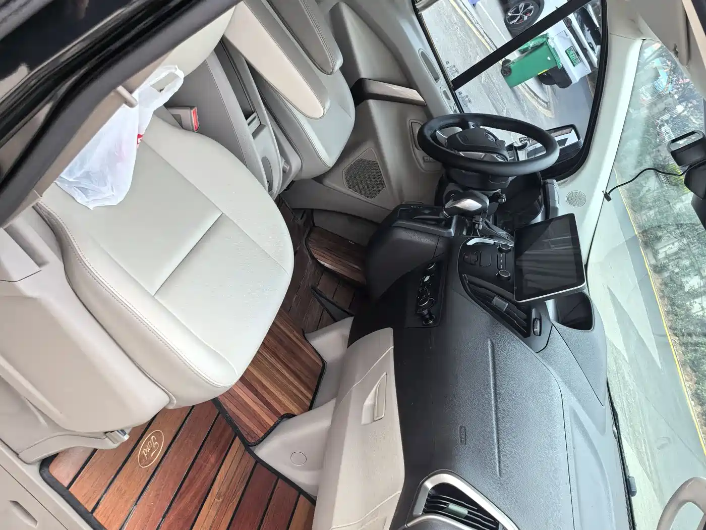 Ford Tourneo 2018 2017 2.0T Automatic Smart Elite Edition