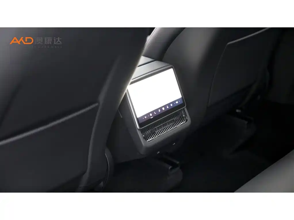 Photo 9 - Tesla Model Y