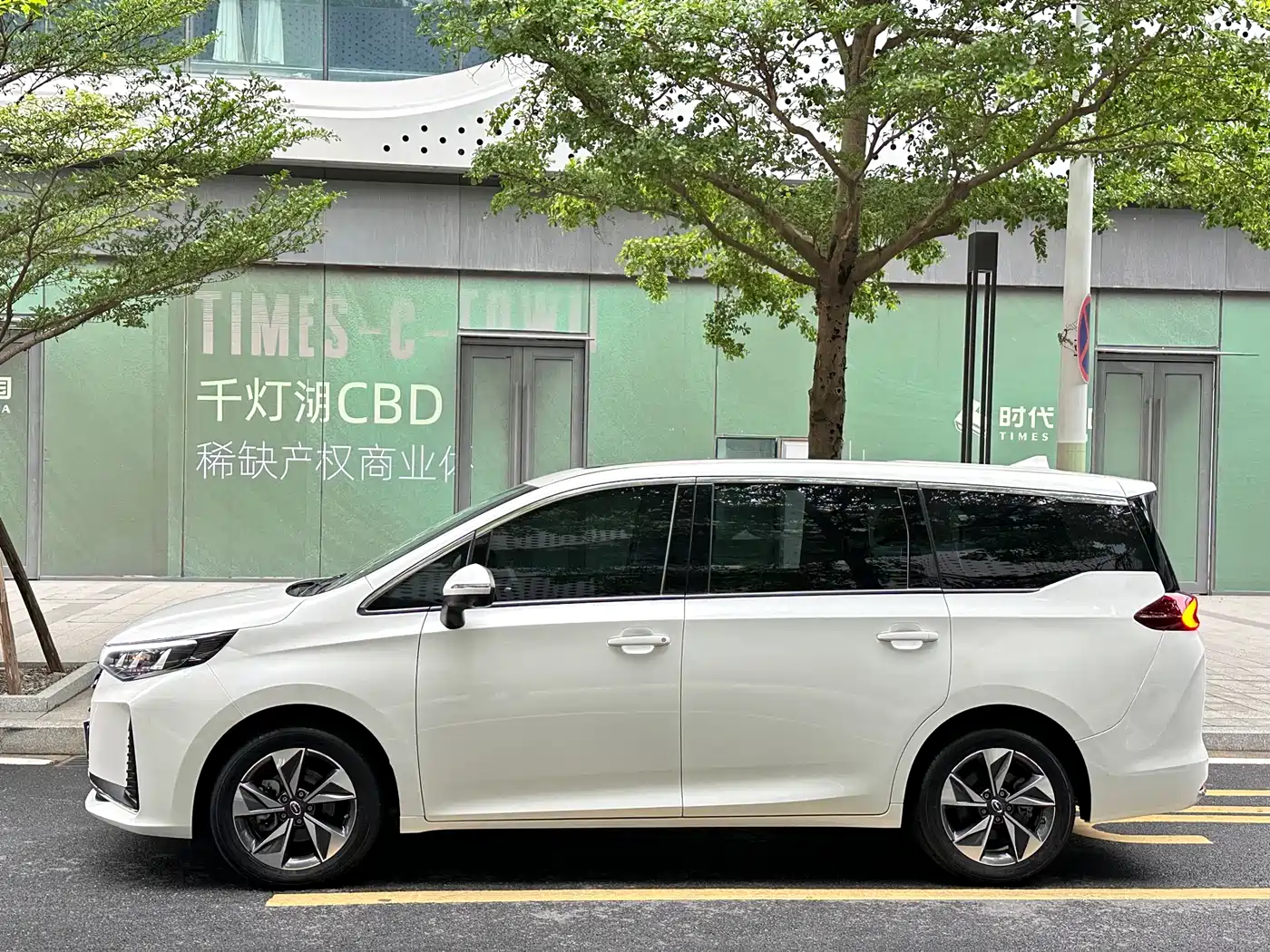 GAC Trumpchi Trumpchi M6 2021 PRO 270T DCT Premium Edition фото 4