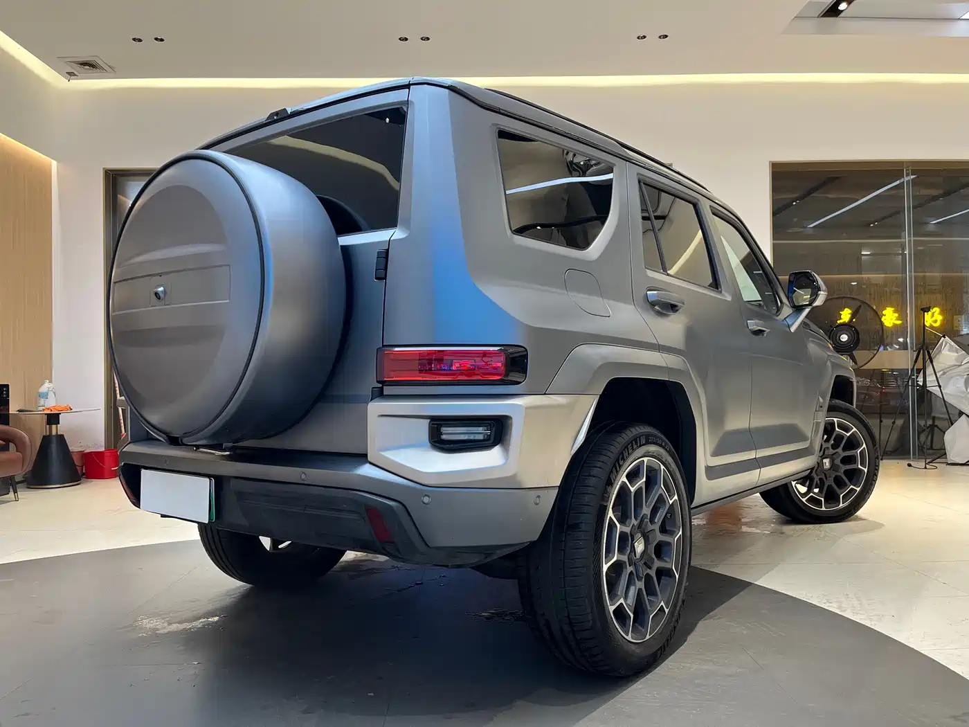 TANK TANK 700 NEW ENERGY