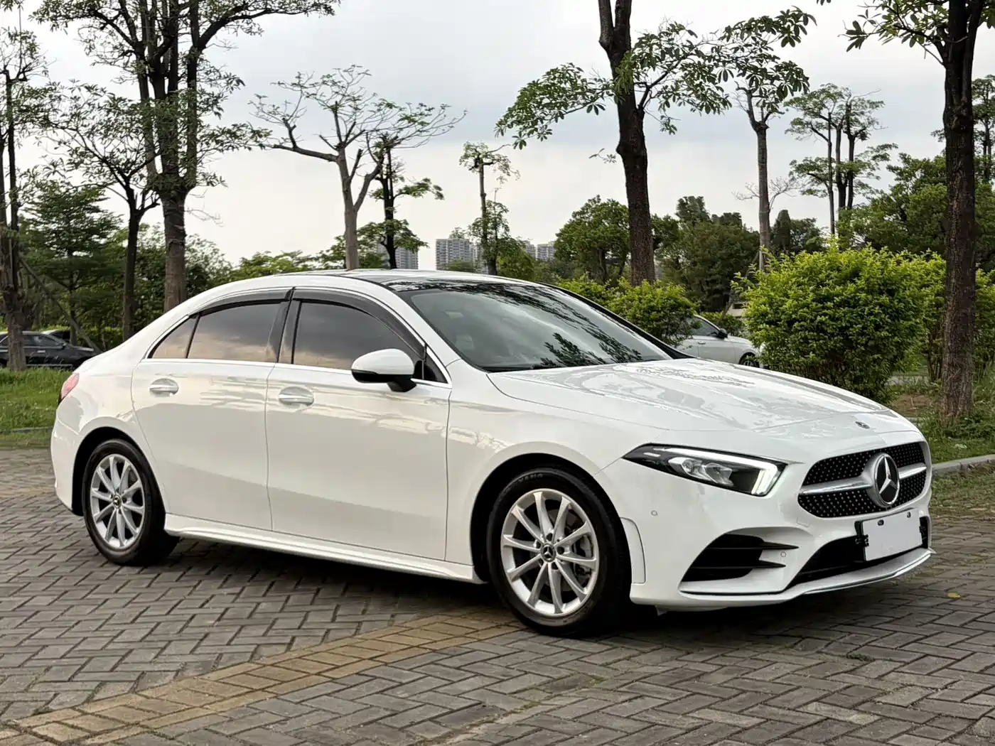 Mercedes-Benz A-Class 2020 A 200 L Sport Sedan фото 3