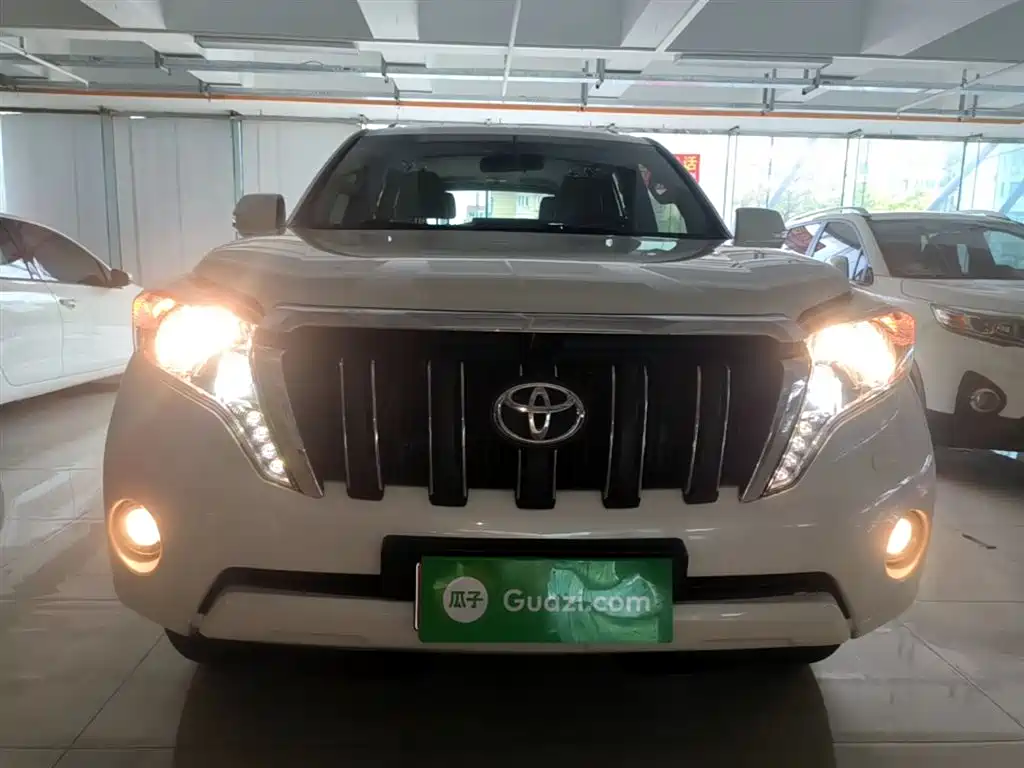Toyota Prado 2015 2.7L Automatic Luxury фото 3