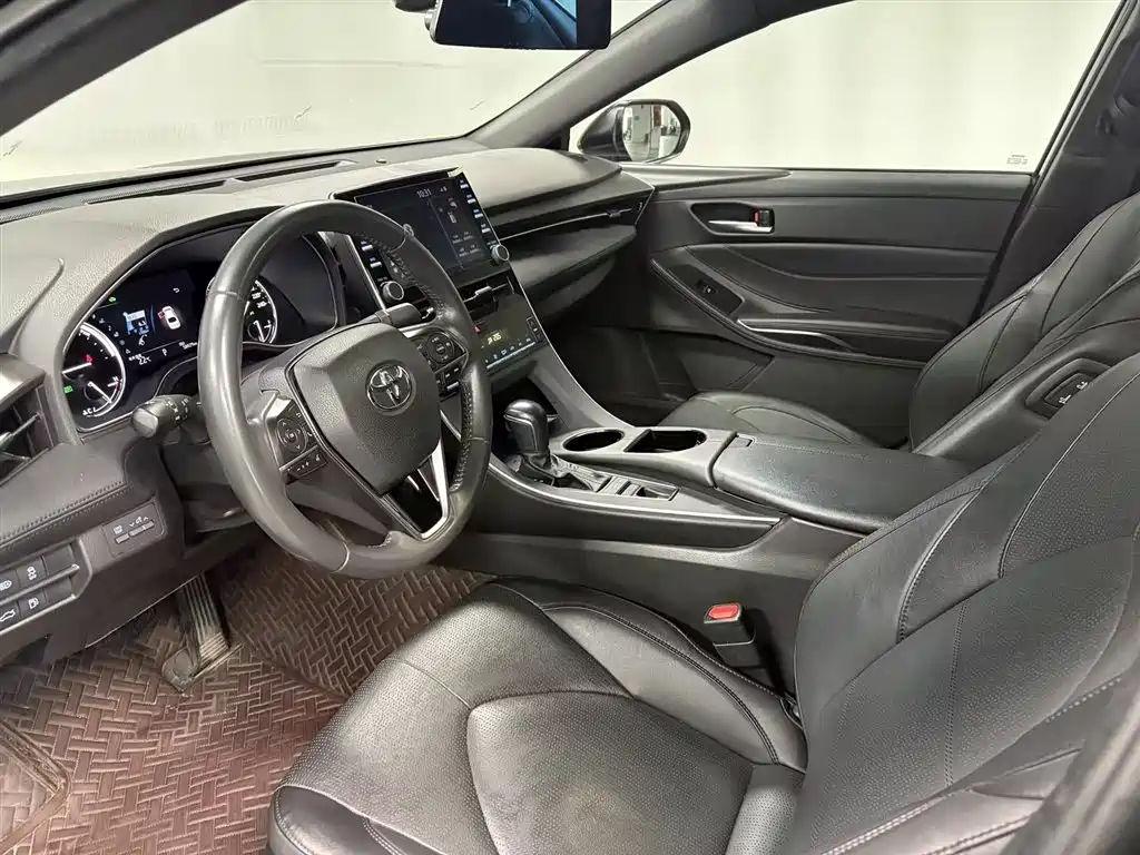 Toyota Avalon 2019 Hybrid 2.5L Luxury Edition China V фото 8