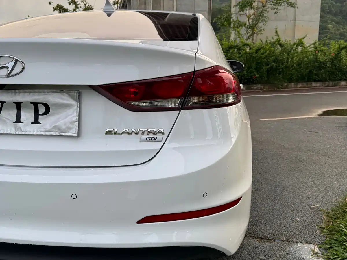 Hyundai Elantra 2016 Model 1.6L Automatic Smart Elite фото 12