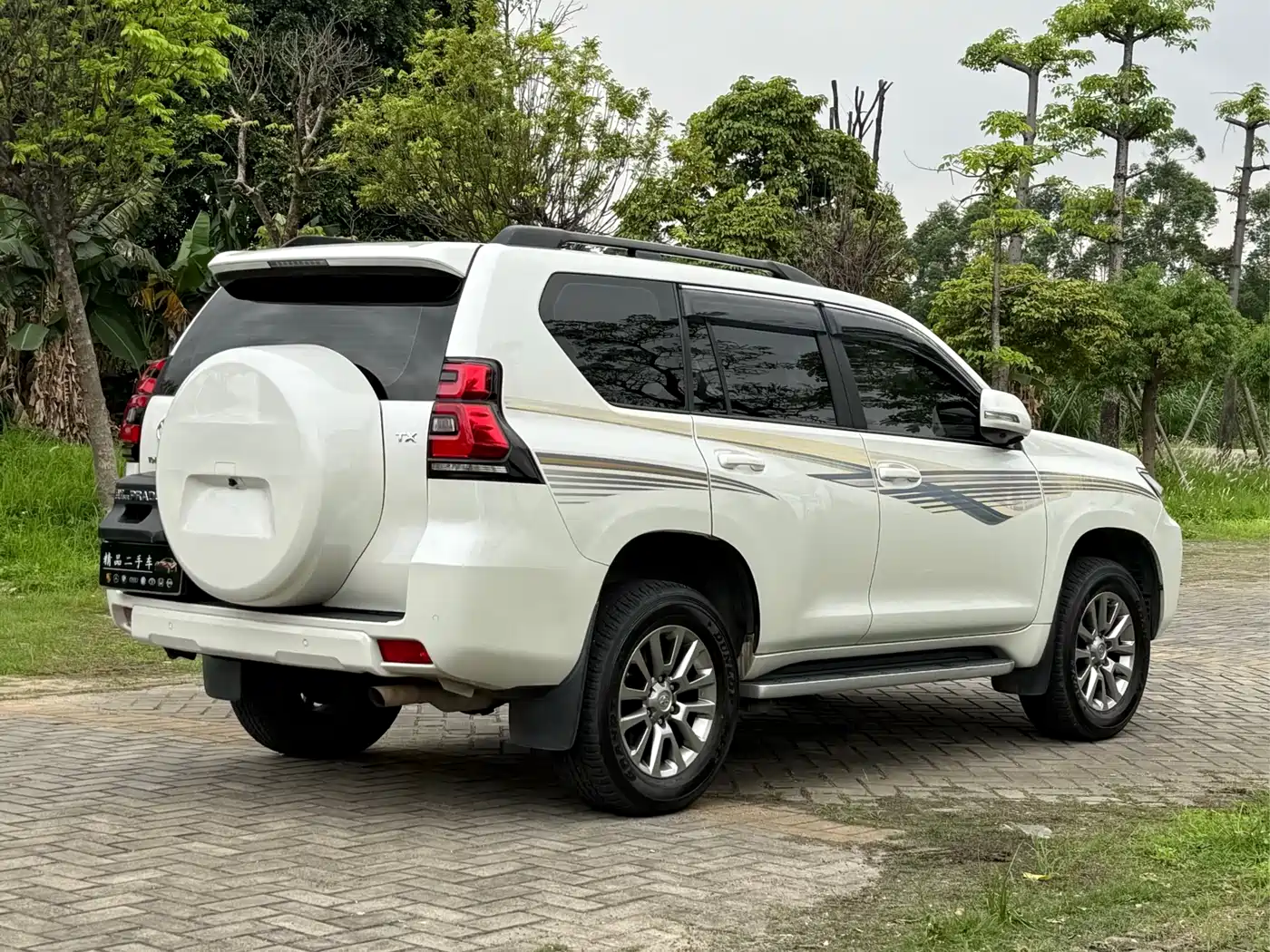 Toyota Prado 2018 3.5L Automatic TX-L Rear-mounted Spare Tire фото 18