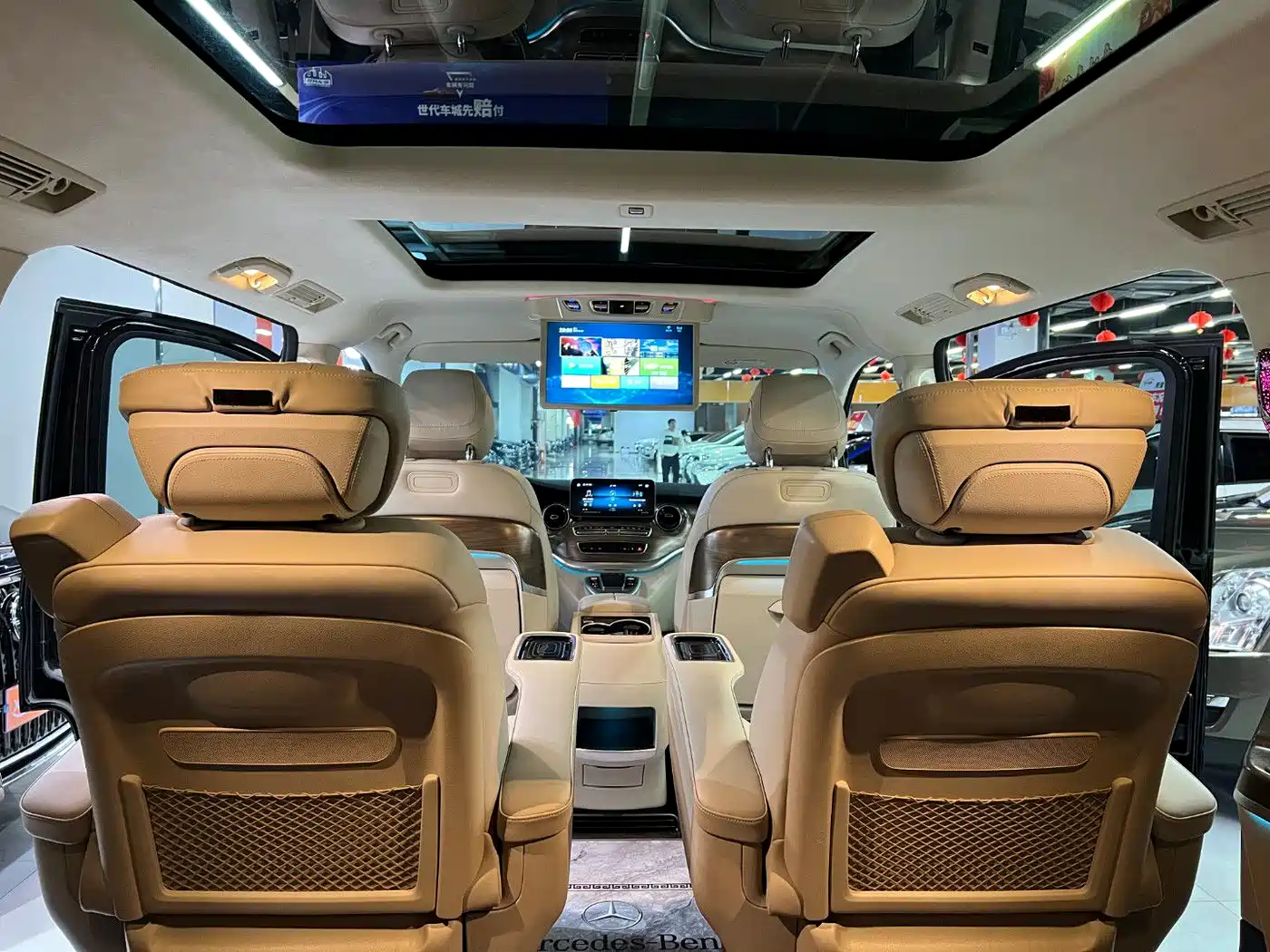 Mercedes-Benz V-Class 2022 V 260 L Long Wheelbase Luxury Edition фото 13