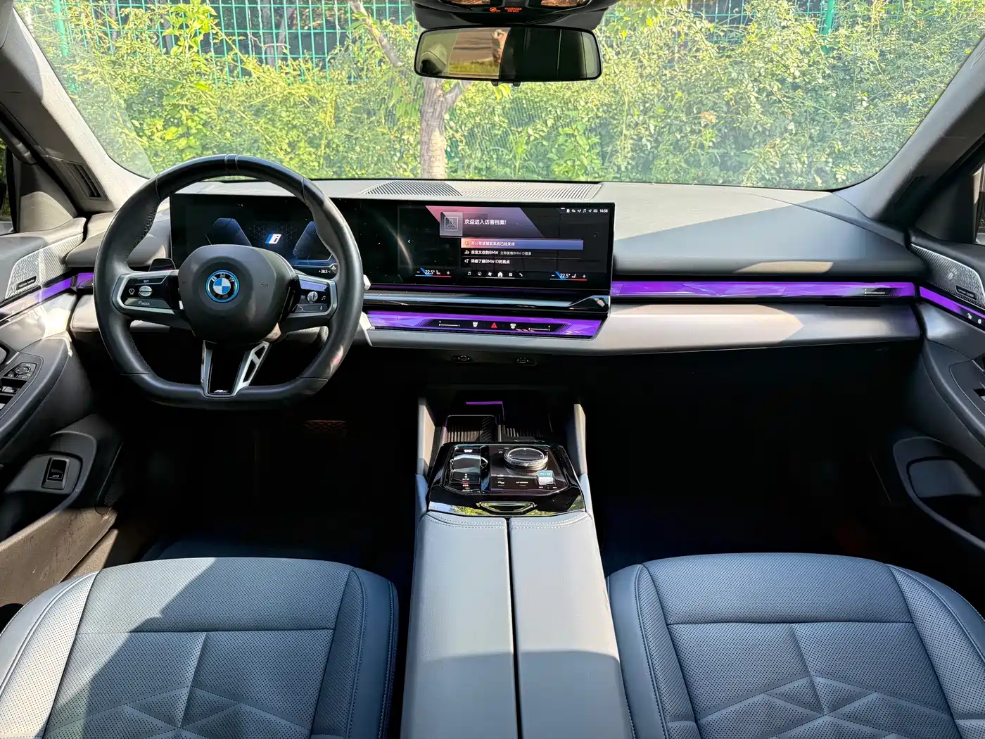 Фото 15 - BMW i5