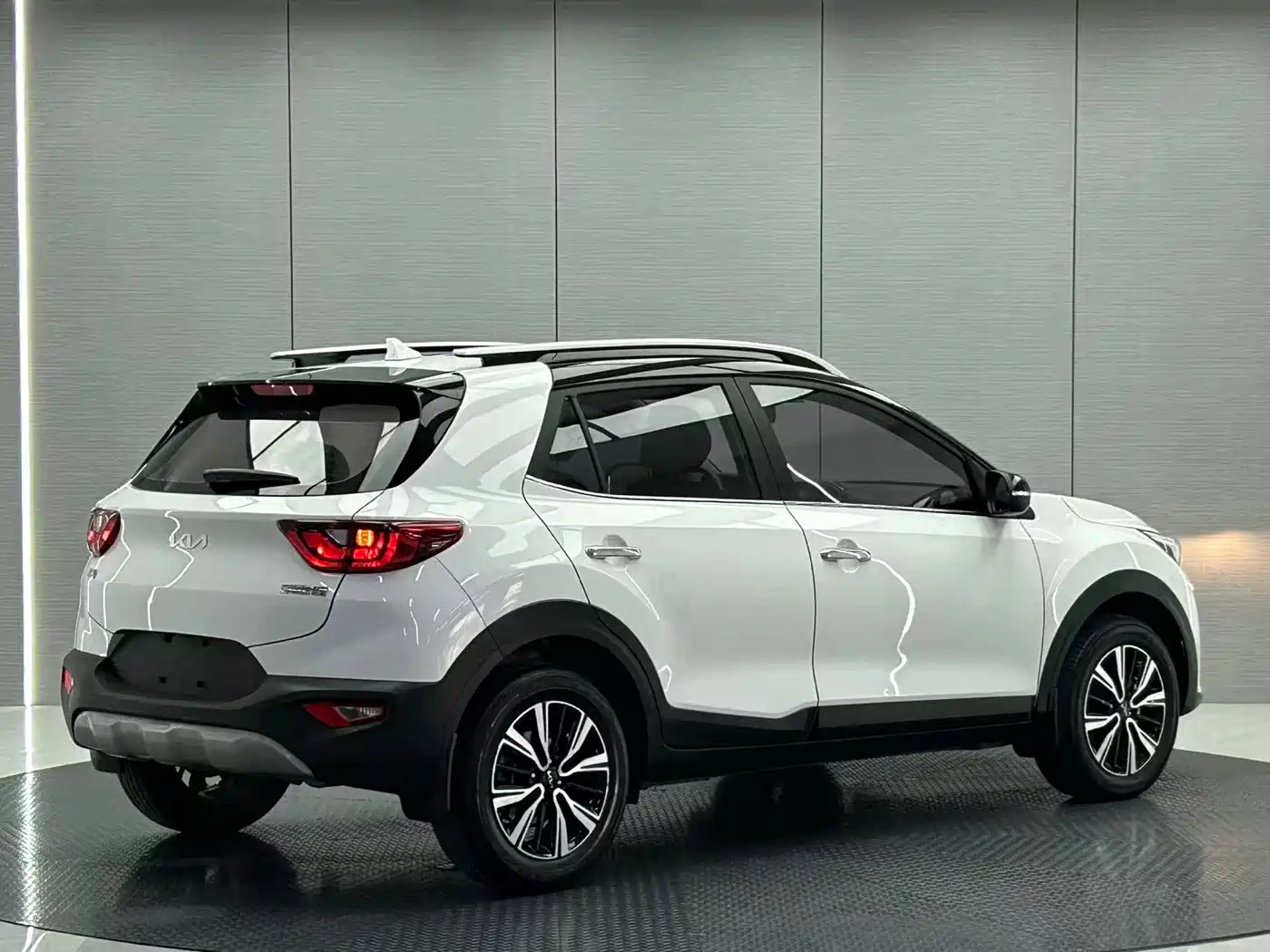 Kia KX1 2021 1.4L CVT Fun Sunroof Version фото 6