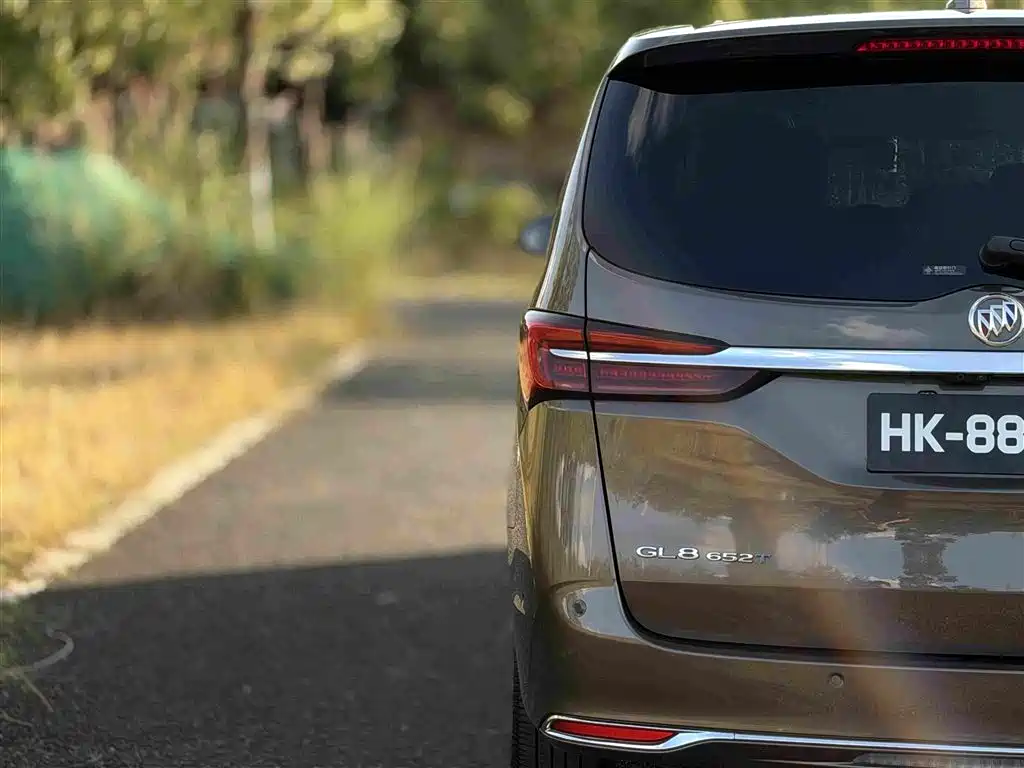 Фото 8 - Buick GL8