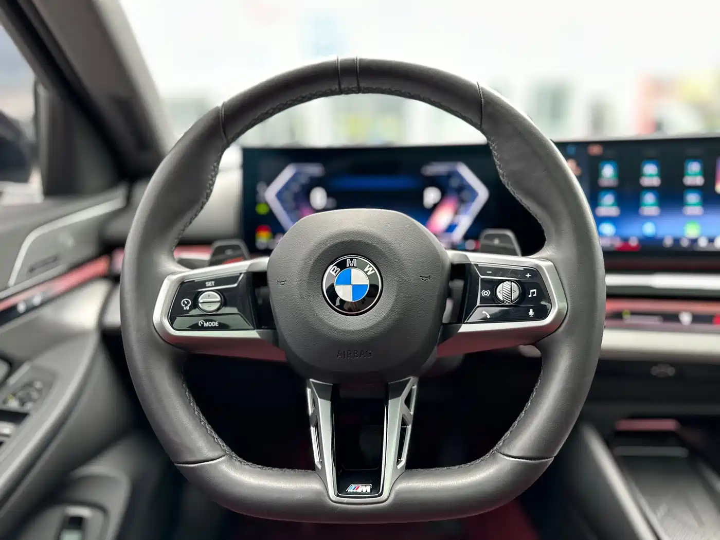 BMW 5 Series 2024 530Li Leading M Sport Package фото 25
