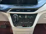 Photo 18 - Buick GL8