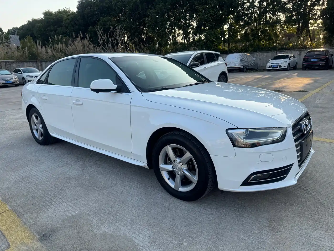 Audi A4L 2013 35 TFSI Automatic Comfort фото 4