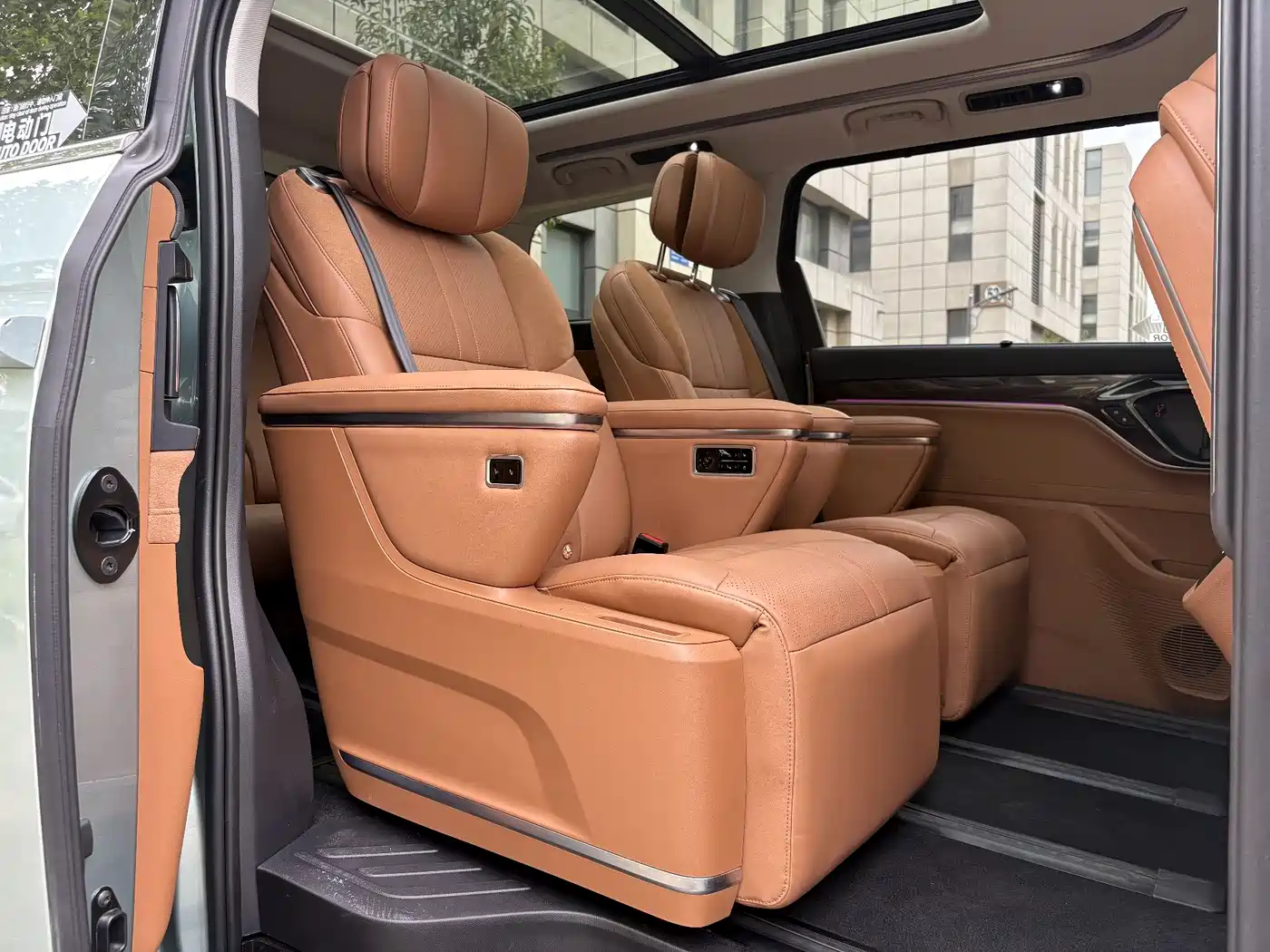 SAIC Maxus Dajia 9 2024 Super Hybrid Long Range Forest Edition 7-Seater фото 20