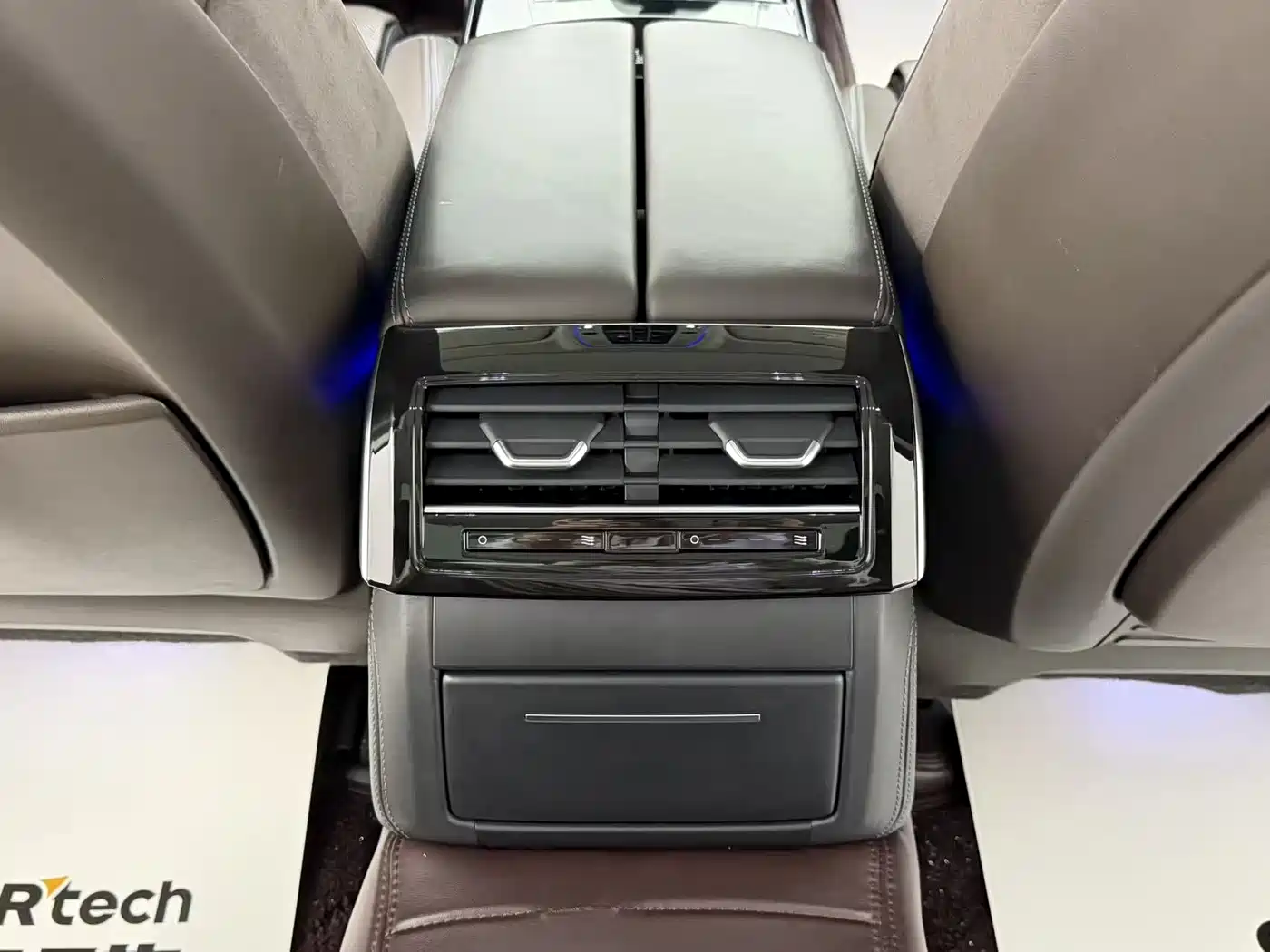 Audi A8 2023 A8L 55 TFSI quattro Flagship фото 17