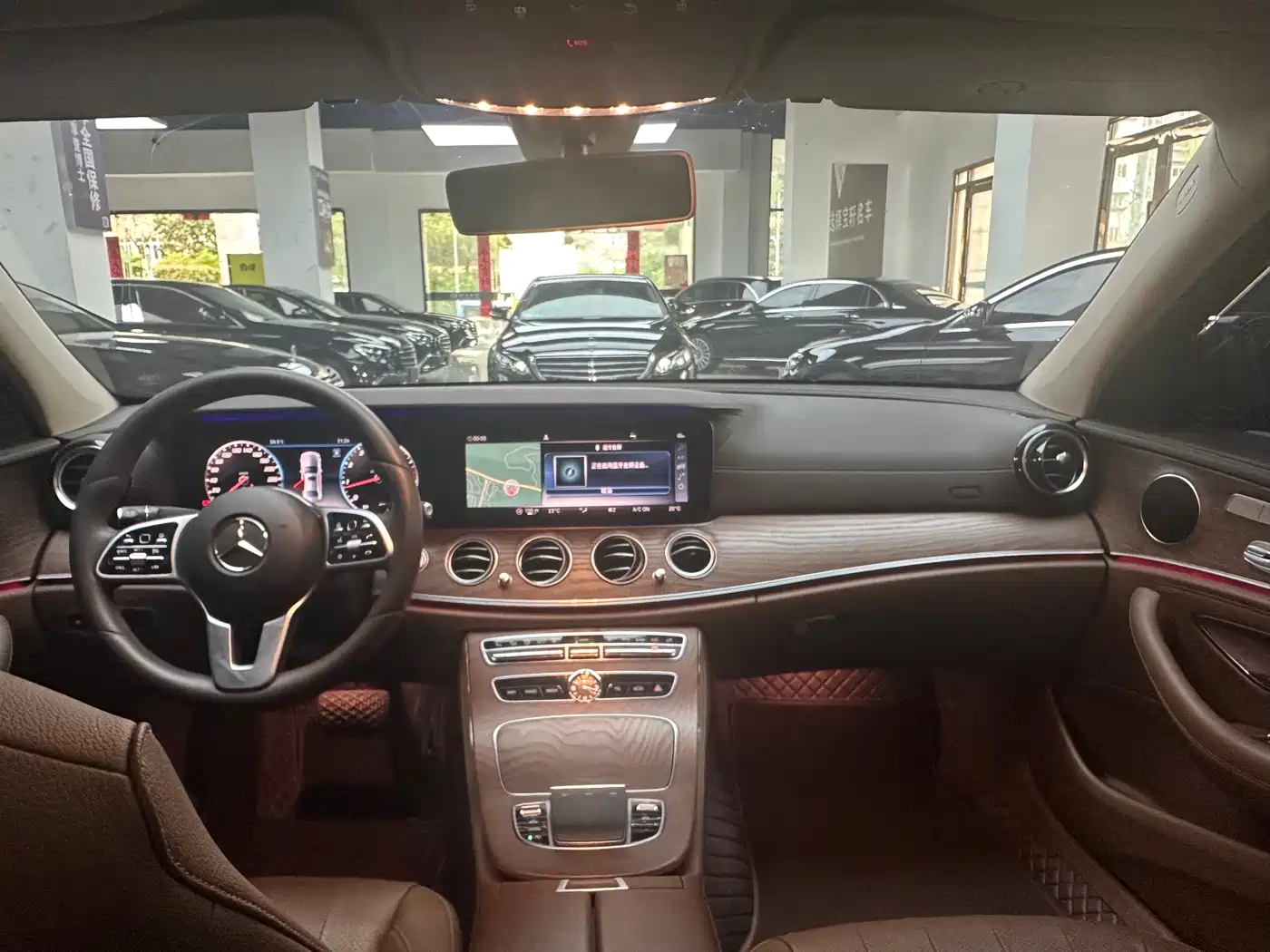 Mercedes-Benz E-Class 2020 E 300 L Fashion фото 14