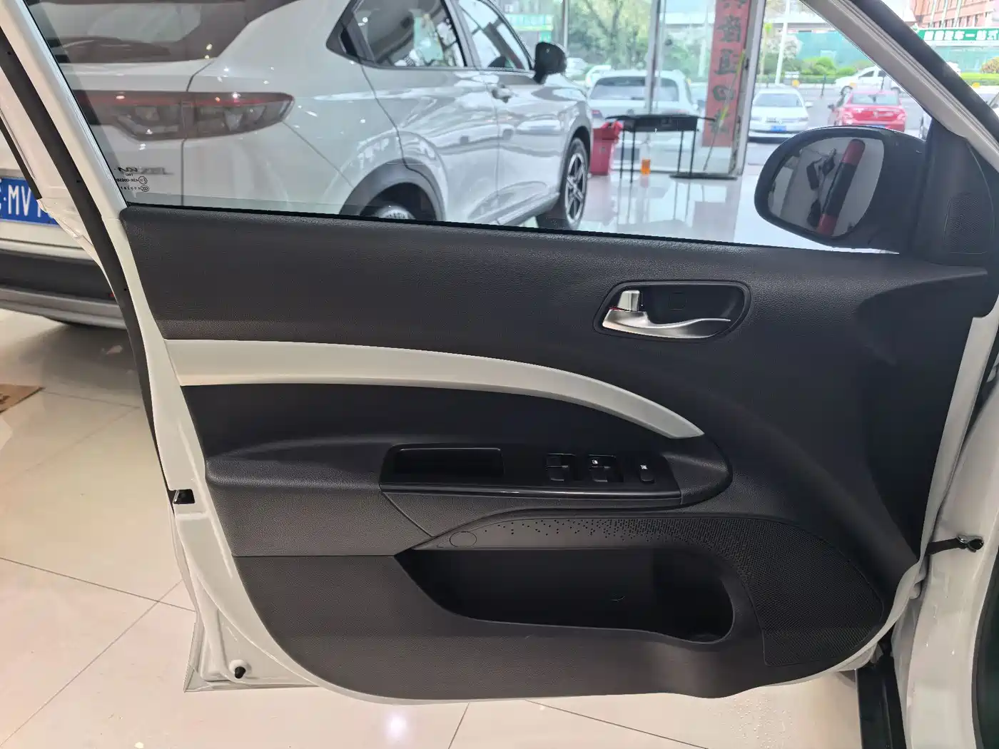 Kia KX1 2021 1.4L CVT Fun Sunroof Version фото 4