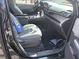 Фото 8 - Toyota Granvia