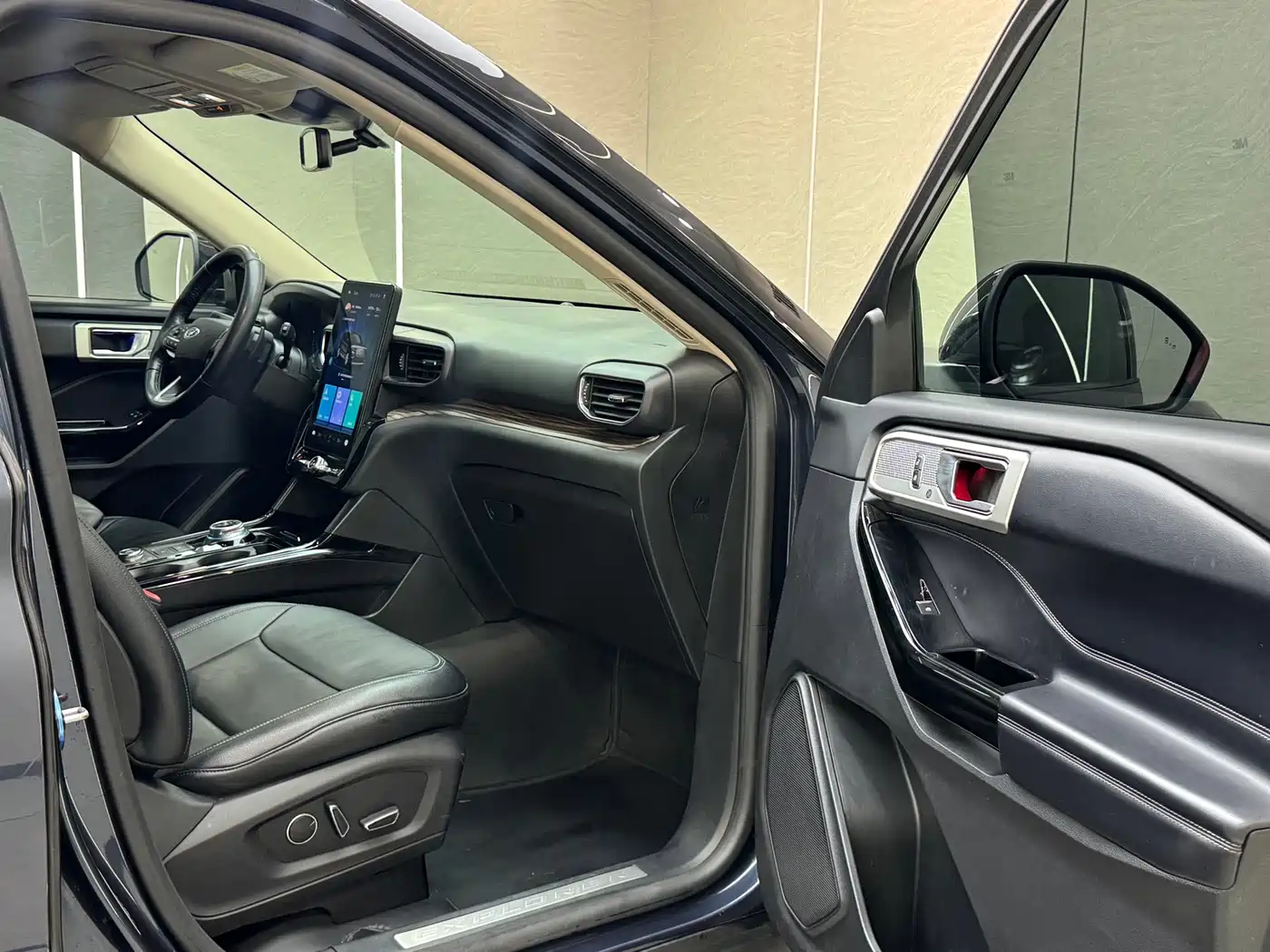 Ford Explorer 2020 EcoBoost 285 AWD Titanium Edition 7-Seater фото 30