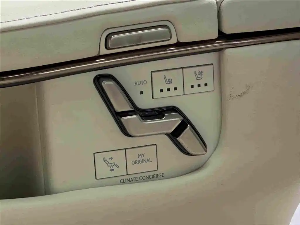 Lexus LM 2024 2023 500h 6-Seater Prestige Edition
