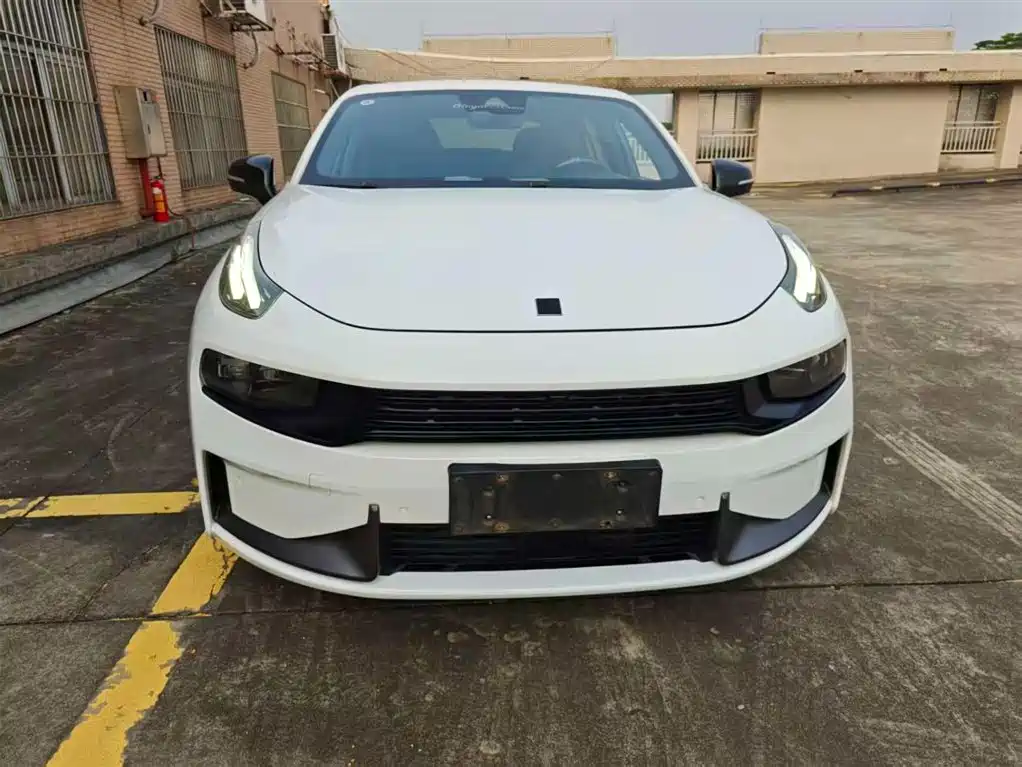 Lynk & Co 03 2020 1.5TD DCT Power Pro Edition фото 2