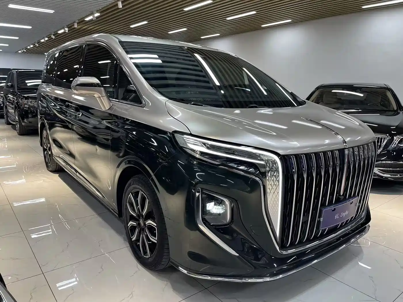 Hongqi HQ9 2023 2.0T Smart Connect Flagship фото 2