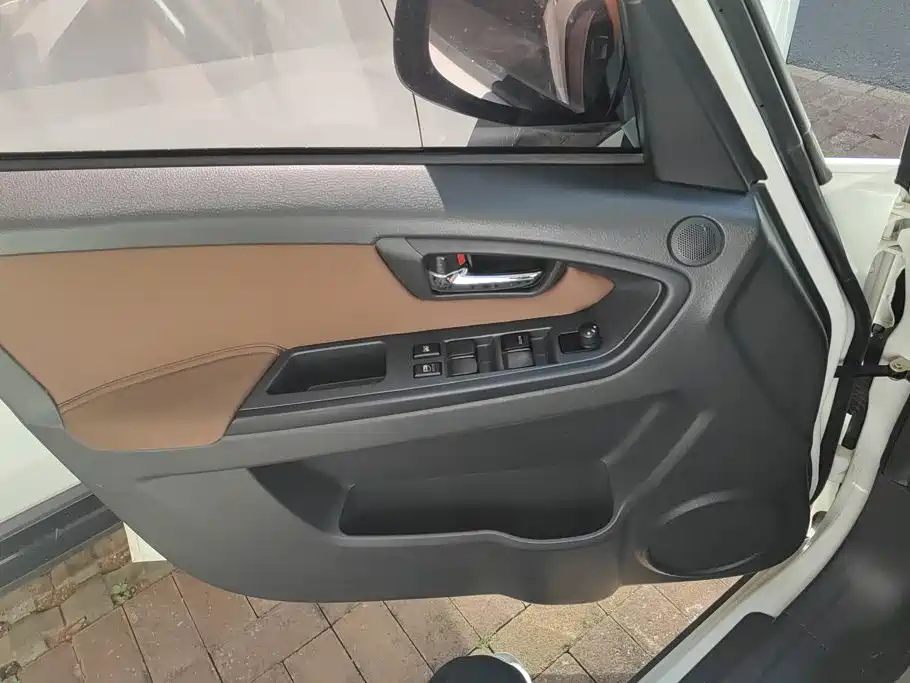 Suzuki SX4 2014 2013 1.6L Manual Cool Edition
