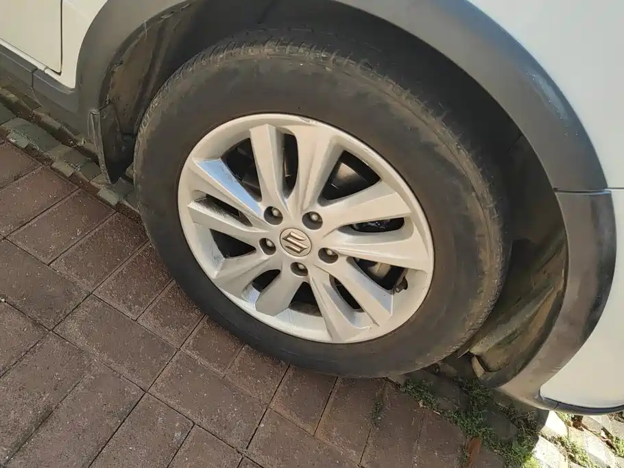 Suzuki SX4 2014 2013 1.6L Manual Cool Edition