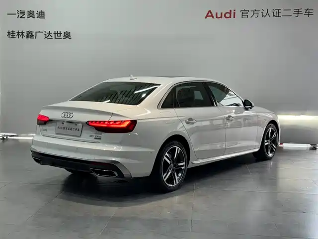 Audi A4L 2020 40 TFSI quattro Luxury Dynamic — фото 4