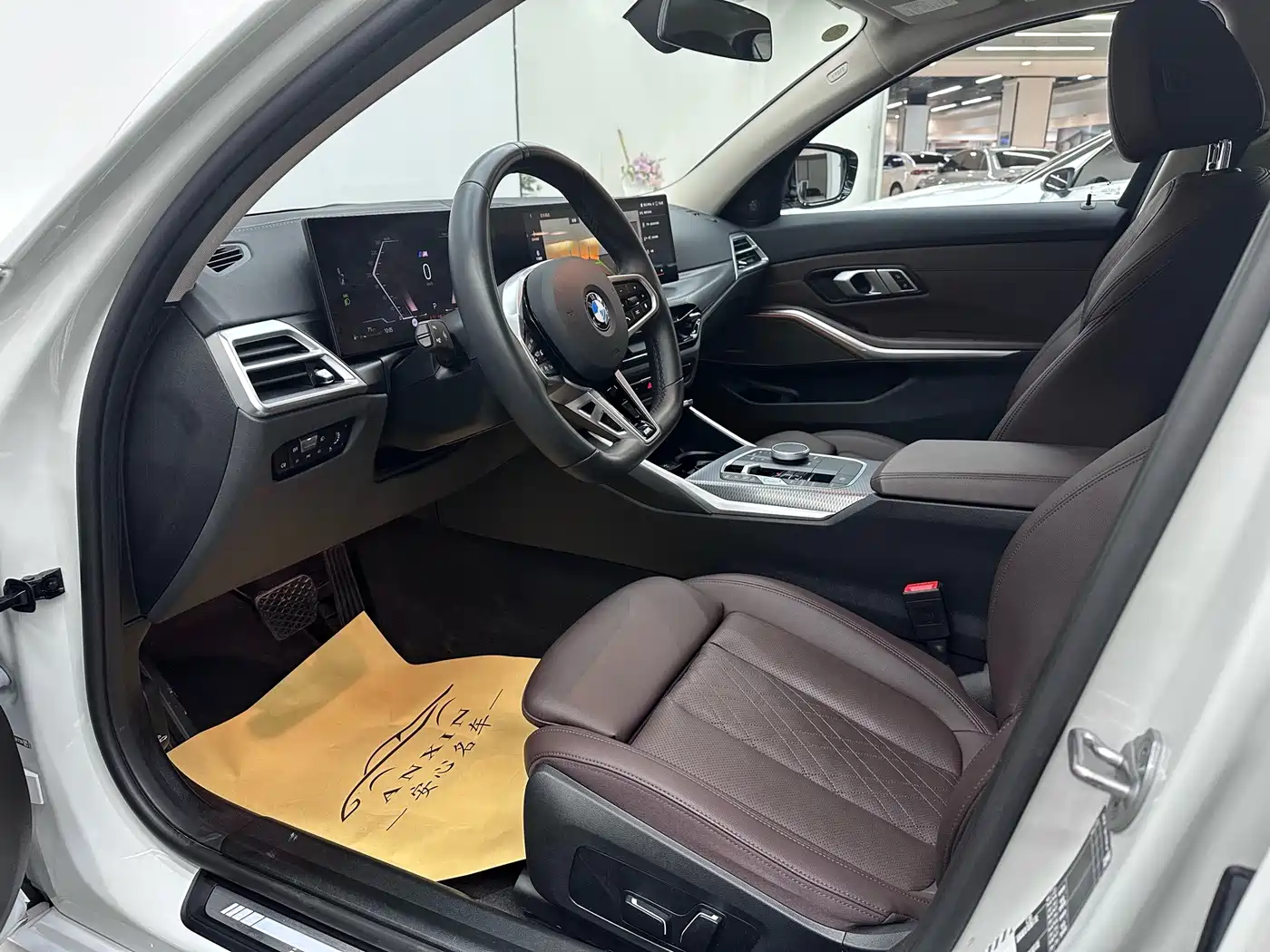 BMW 3 Series 2025 330Li M Sport Night Edition фото 9
