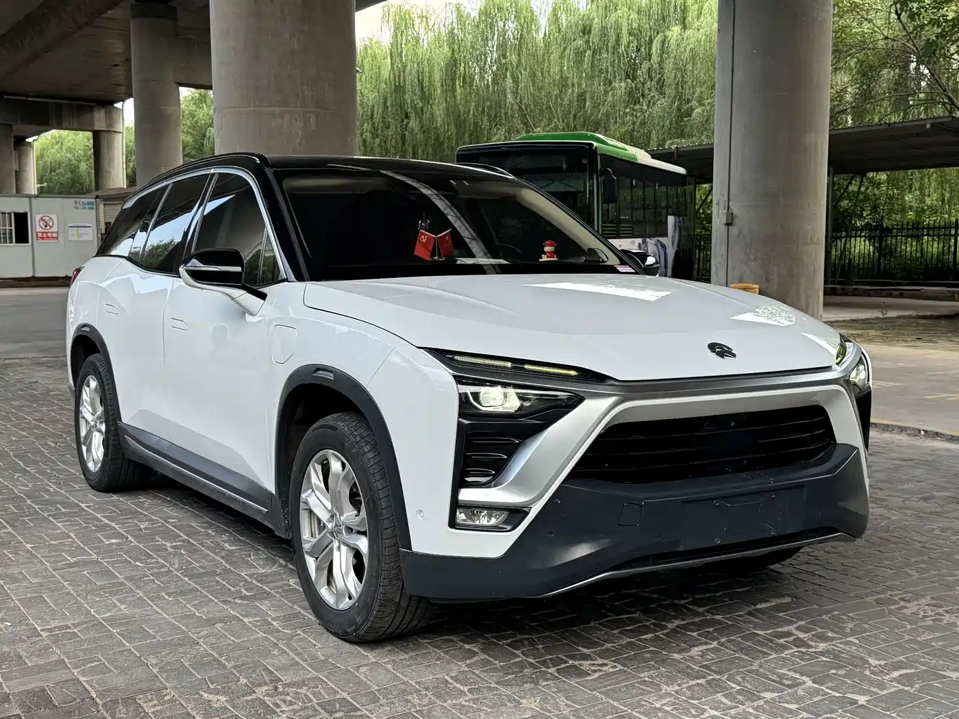 NIO ES8 2019 2018 425KM Base Edition 7-Seater