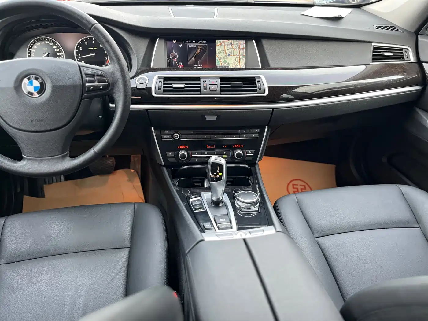 BMW 5 Series GT 2015 528i Leading фото 18