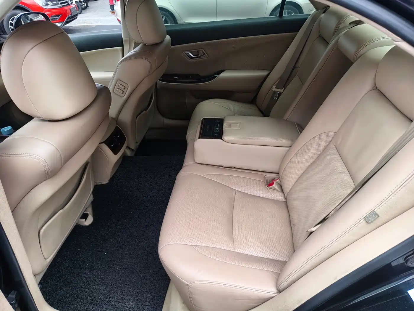 Toyota Crown 2010 2.5L Royal Leather Edition фото 4