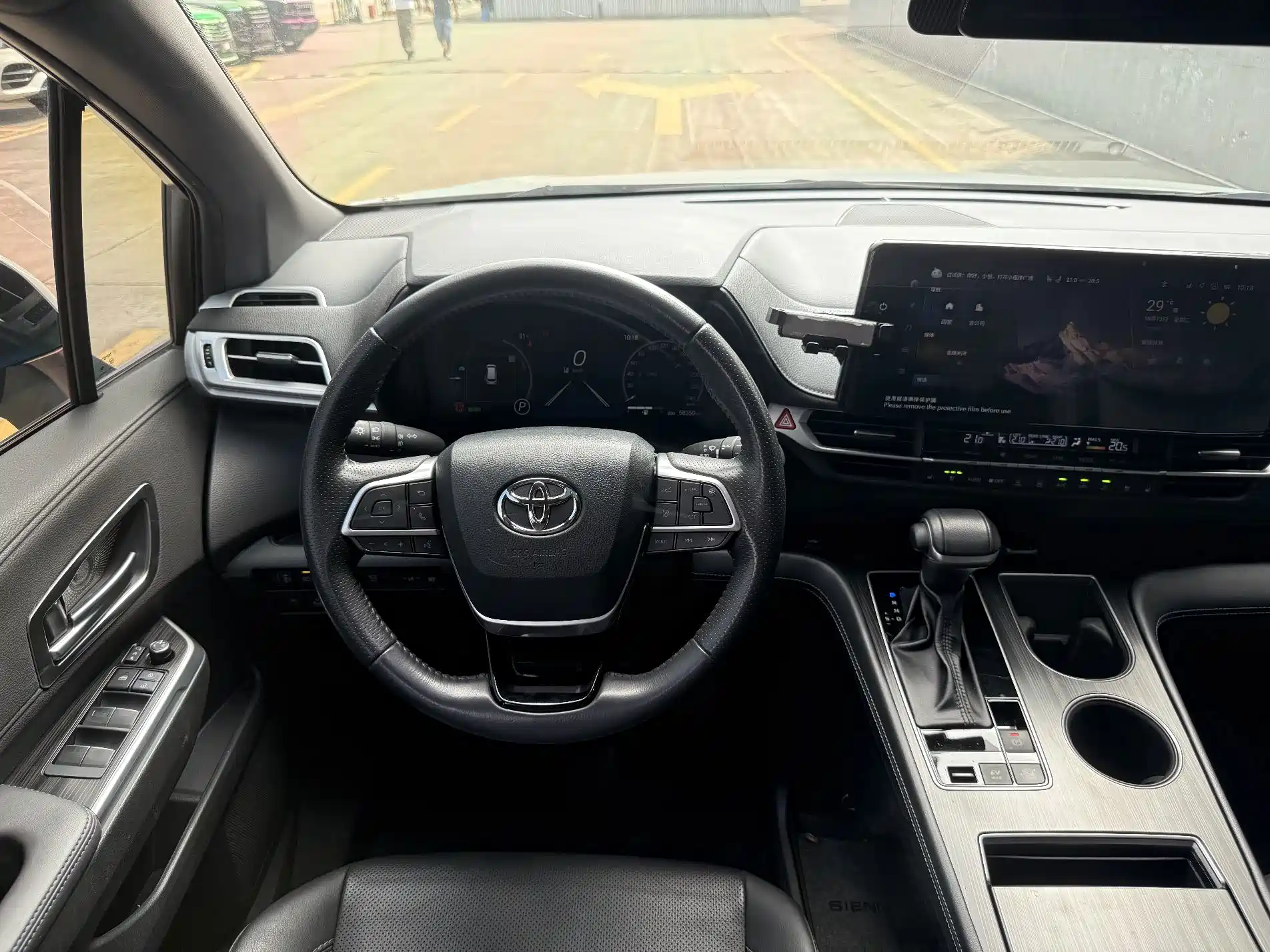 صورة 15 - Toyota Sienna