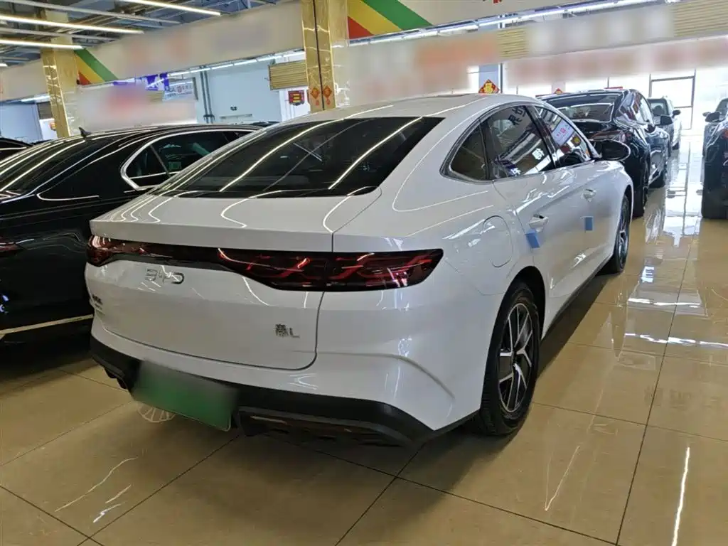 BYD Qin L 2024 DM-i 120KM Superior Edition фото 7