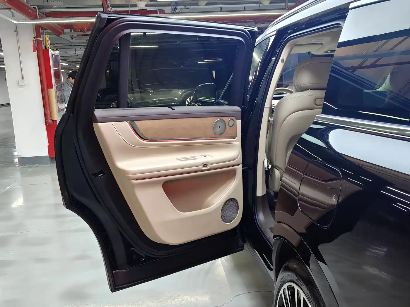 AITO Wenjie AITO M9 2024 Extended Range Ultra 42kWh 6-Seater фото 7