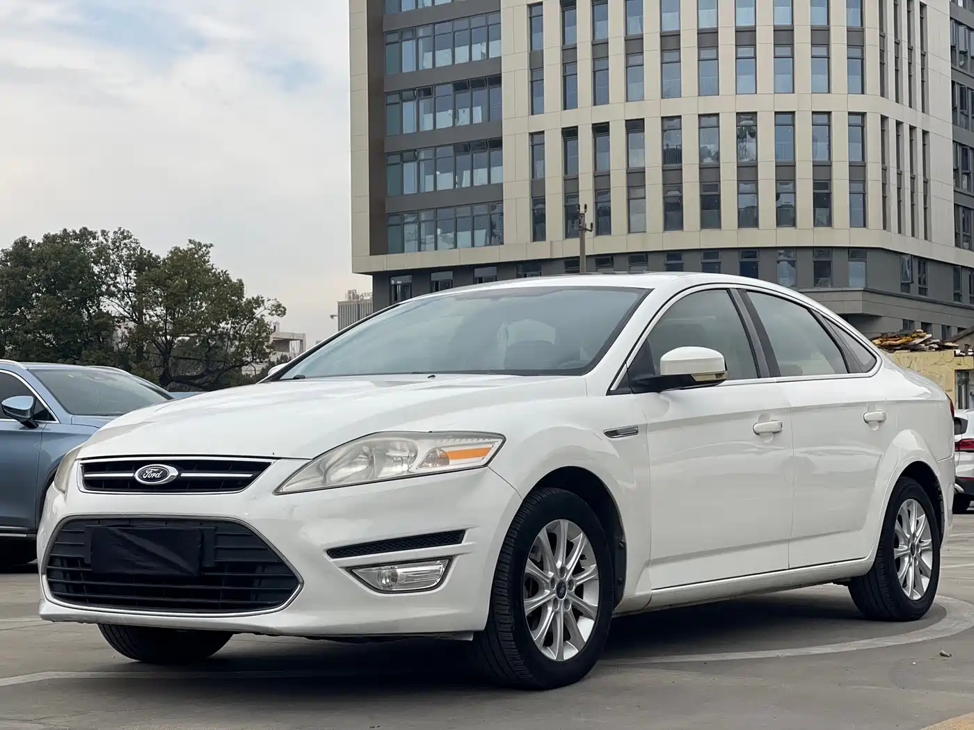 Ford Mondeo 2013 2013 2.3L Fashion Model