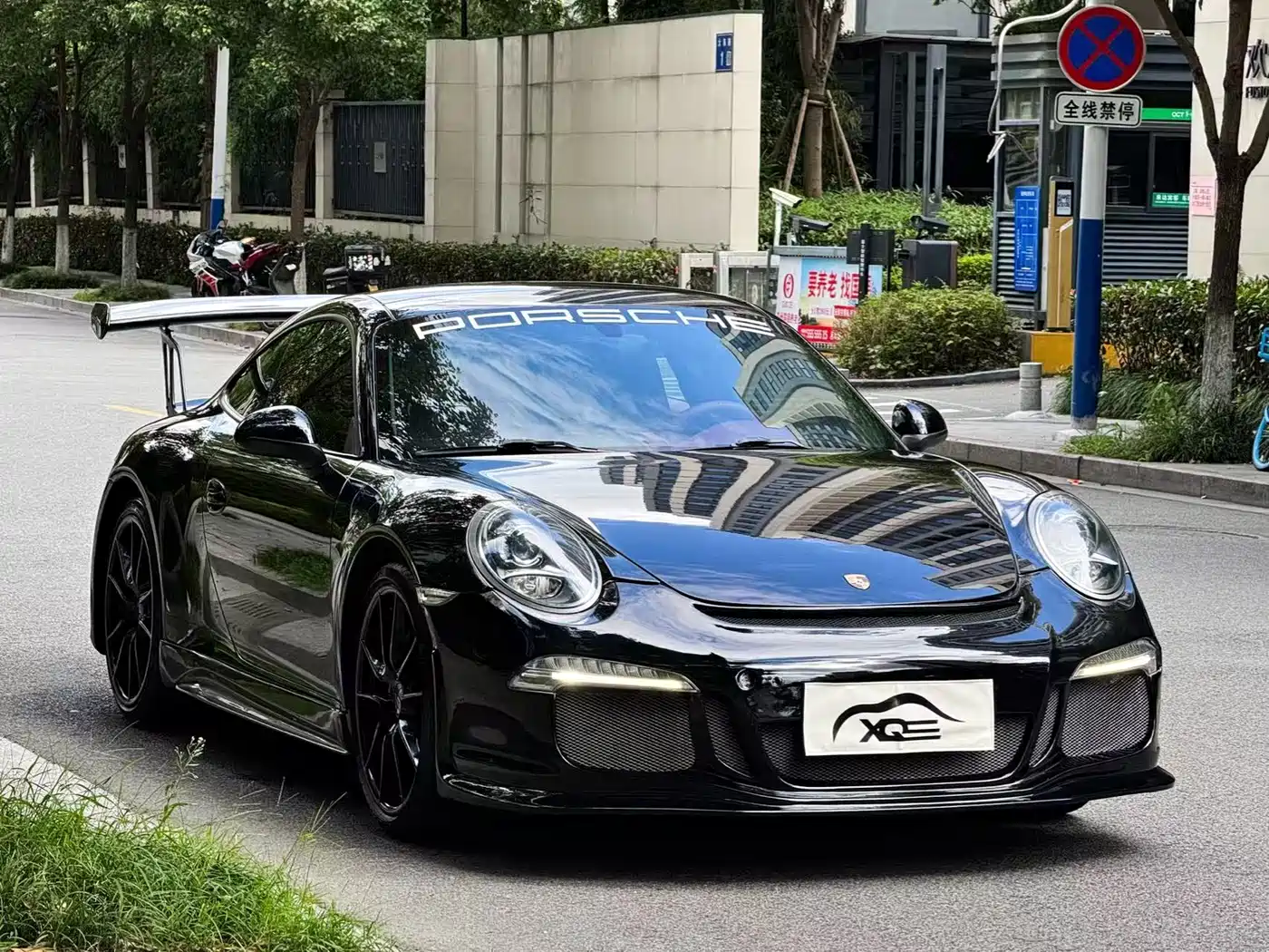 Photo 3 - Porsche 911