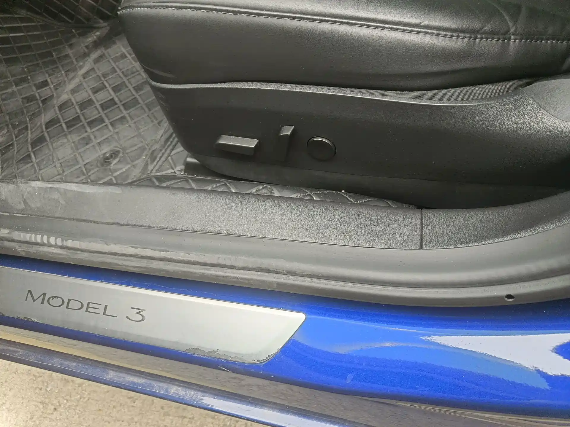 Фото 6 - Tesla Model 3