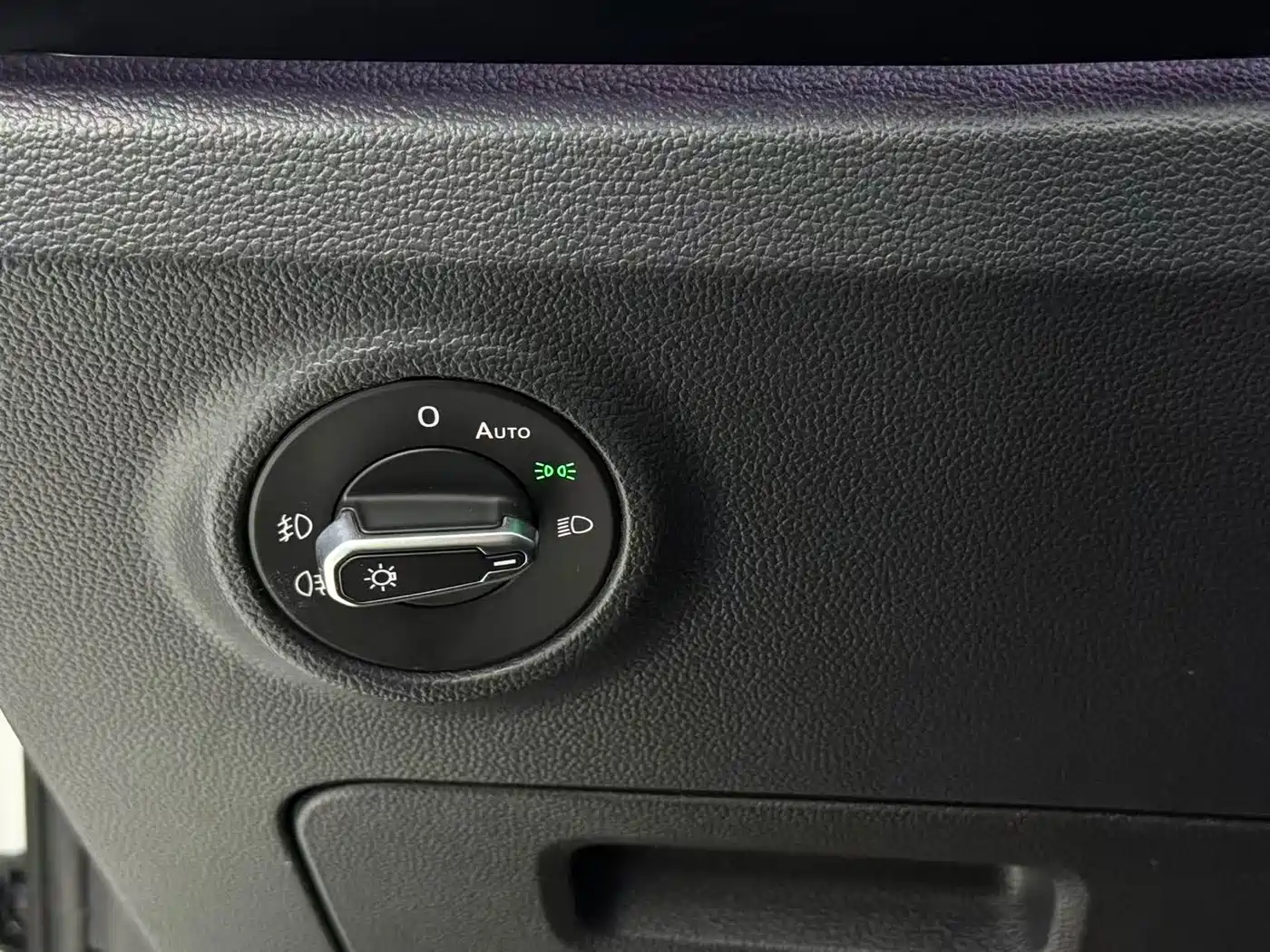 Volkswagen Tayron 2022 280TSI 2WD Luxury Smart Connect Edition фото 18