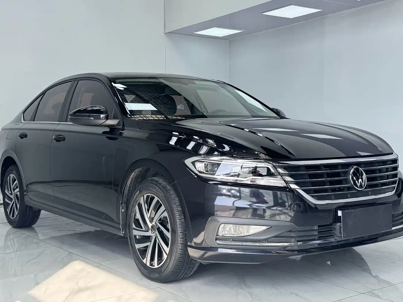 Volkswagen Lavida 2022 1.5L Auto Comfort Edition фото 3