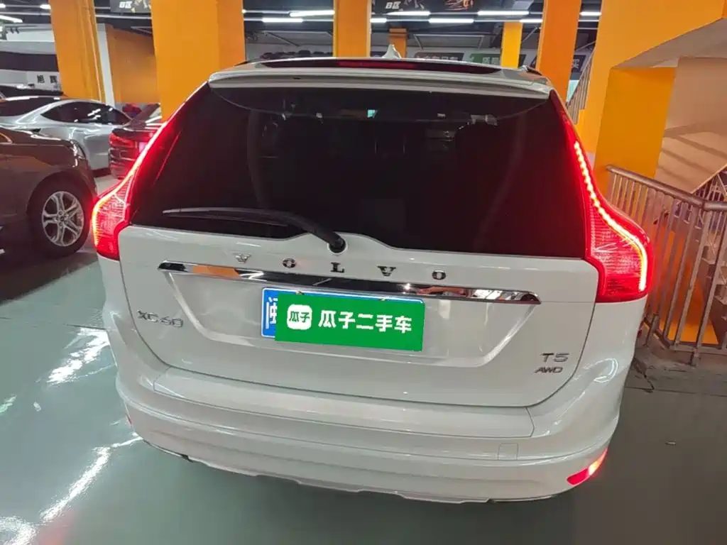 Фото 6 - Volvo XC60
