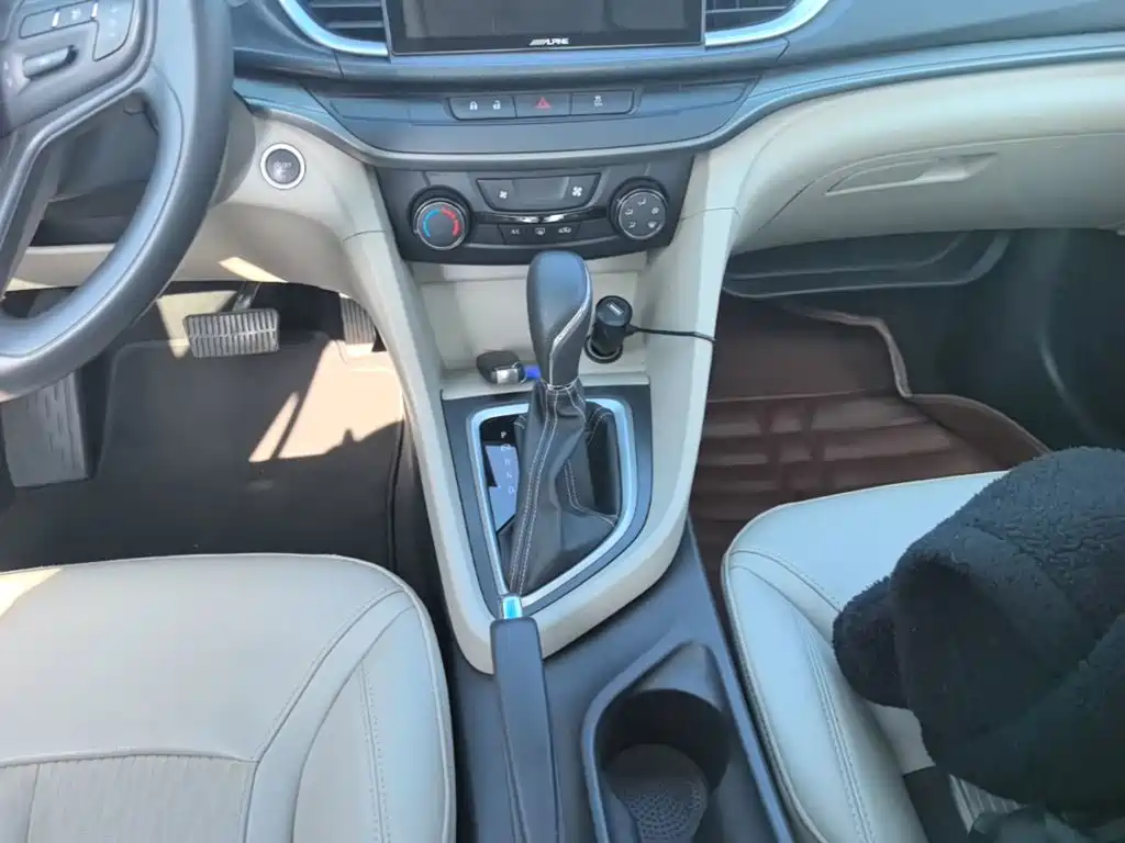Фото 14 - Buick Excelle