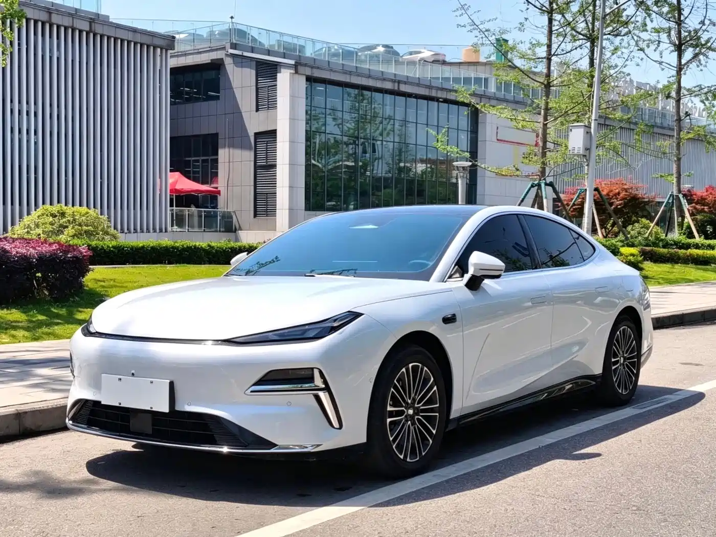 Geely Galaxy Galaxy Xingyao 8 2025 2025 130km EM-i Premium Edition