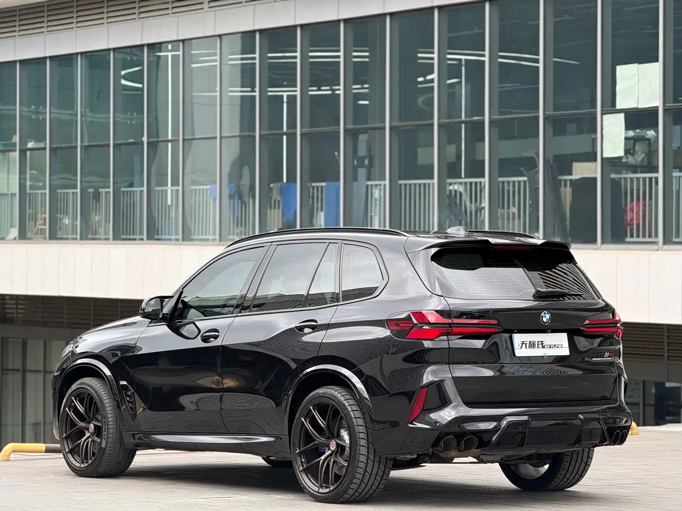 BMW X5 M 2023 Model X5 M Thunder Edition фото 21