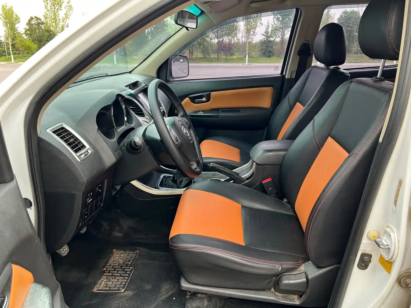 Huanghai Dragon 2016 2015 2.4L 4WD Gasoline Premium Edition 4G69S4N