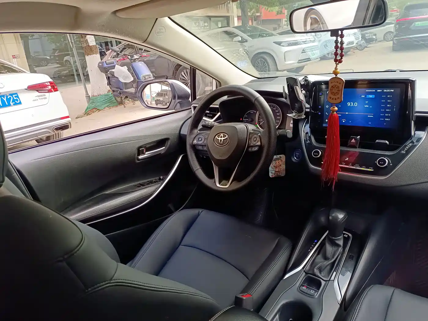 Toyota Corolla 2021 Hybrid 1.8L E-CVT Pioneer Edition фото 10